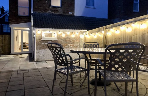 Poole Casa | Short stroll to Quay, shops and restaurants