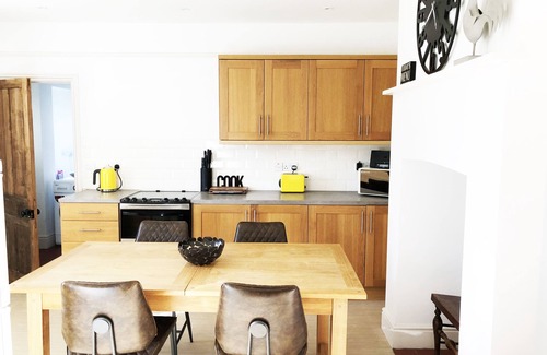St Davids Apartamento | Short summer breaks available!!