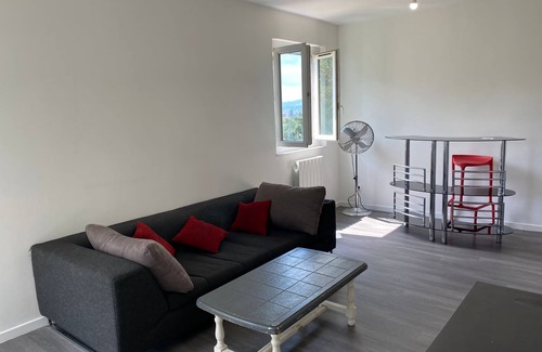 Bron Apartamento | Short-term rental