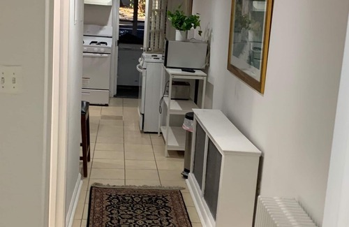Columbia Heights Apartamento | Renovated English Basement 2bdrm Home