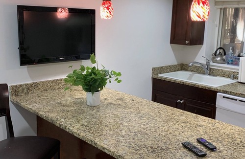 Columbia Heights Apartamento | Renovated English Basement 2bdrm Home