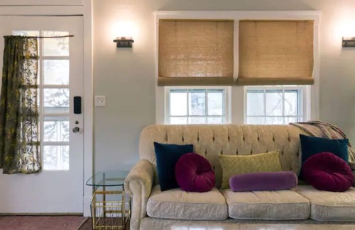 Plaza Westport Casa | Short Walk to The Plaza + Parking Space + Coffee