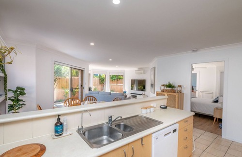 Forster Villa | Shorties by the lake