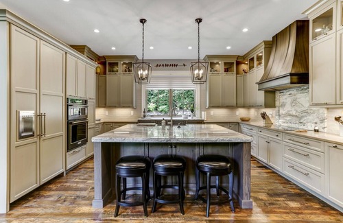 Highlands Cabina | Shortoff Mountain View | Luxury Home Minutes From Downtown With Great View Of Shortoff Mountain
