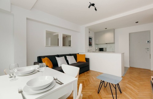 Srodmiescie Apartamento | ShortStayPoland Jana Pawła - B27