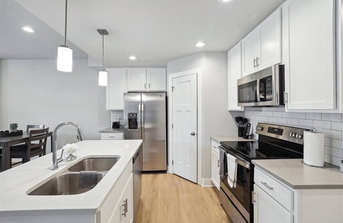 Norwalk Casa | Shortstop and Stay….and make yourself at home!