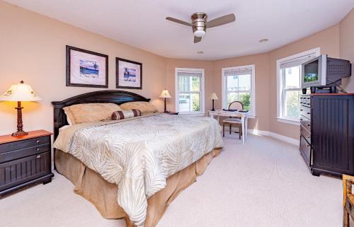 Sea Scape Casa | Show Boat