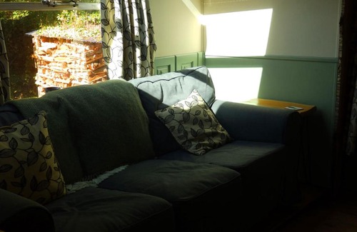 Penmaenpool Casa | Showman's Wagon at Coed Cae