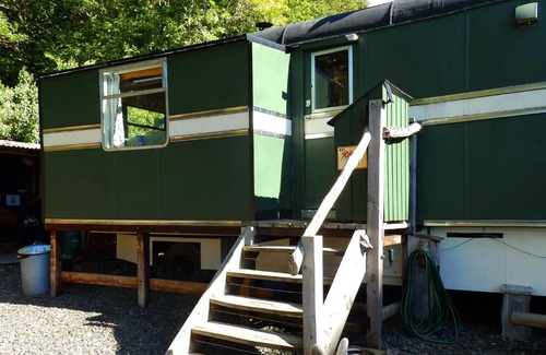 Penmaenpool Casa | Showman's Wagon at Coed Cae