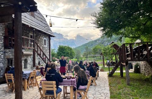 Theth Casa | Shpella Guesthouse Theth