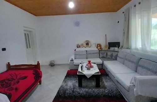 Sakës Casa | Shpija E AMEL (Sweet Guest House)