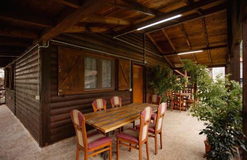 Shale Villa | Shpija Ujevara e Vogel