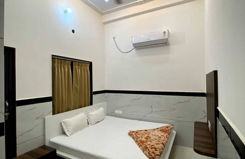 Khatu Hotel | Shree Radhe Radhe Palace