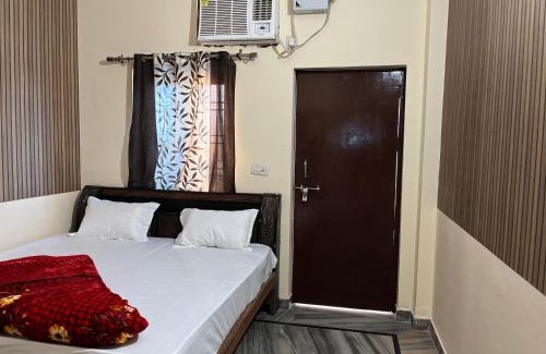 Mat Casa | Shri Banke Bihari
