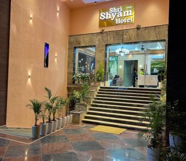 Haridwar Hotel | Shri Shyam Hotel, Near Harkipauri
