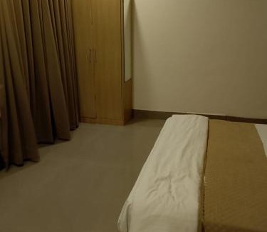 Govardhan Hotel | Shriji Hotel