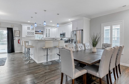 East Ocean View Casa | Shuffleboard! Big Yard + Walk to Beach! Spacious and Clean!