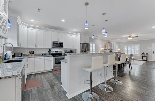 East Ocean View Casa | Shuffleboard! Big Yard + Walk to Beach! Spacious and Clean!