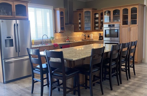 Celista Casa | ❤️Shuswap lake getaway❤️ ❤️( pets welcome)❤️