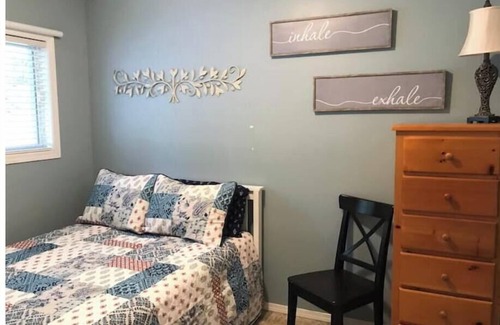 Anglemont Condominio | Shuswap Lakefront 🏖️nWeekly rental - Saturday 3pm to Saturday 12pm nNO pets