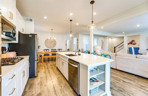 Millville Casa | Shuttle to Bethany Beach: Stylish Home w/ Perks!