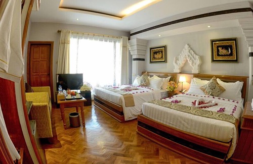 Monywa Hotel | Shwe Taung Tan Hotel Lake View