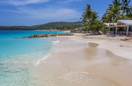 Dickenson Bay Complejo | Siboney Beach Club