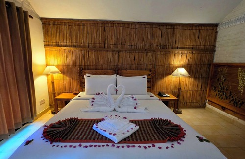 Meghauli Hotel | Sarang Wildlife Sanctuary