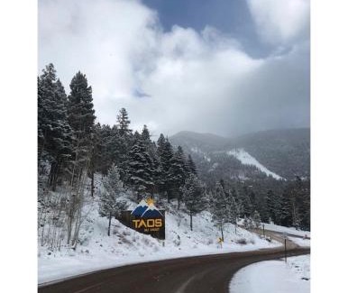 Arroyo Seco Casa | Side-by-side Adobes, 9 Mi To Taos Ski Valley