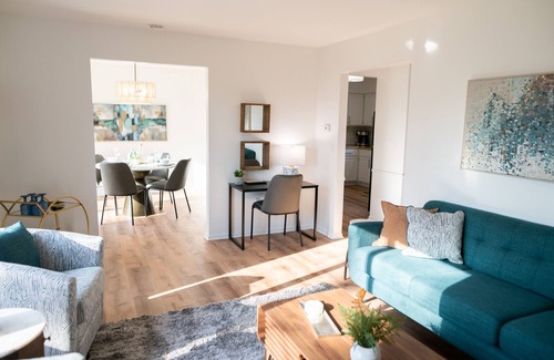Forest Hills Condominio | Side by side duplex w/ private driveway, yard and easy access to everything