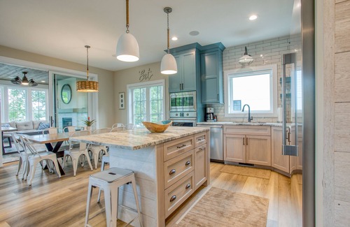 Mayfield Casa | 🏞️ Side-by-Side Serenity Lakefront Homes w/ Hot tub