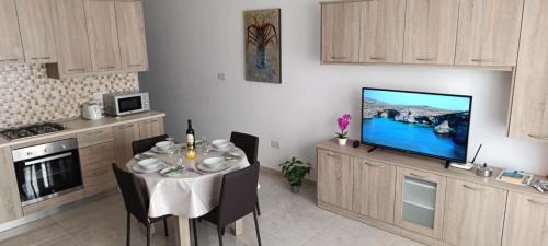 Bugibba Apartamento | Side Sea View A, Steps Away to Bugibba Jetty For the Blue Lagoon Boats and Other Islands