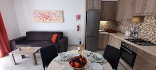 Bugibba Apartamento | Side Sea View D, Steps Away to Bugibba Jetty, For the Blue Lagoon Boats and Other Islands