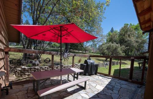 Oakhurst Casa | Sierra Base Camp
