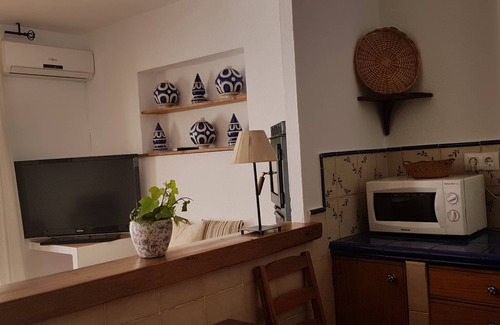 Prado del Rey Casa | Sierra de Grazalema, 2-6 personas, centro del pueblo, piscina, jardín, wifi.