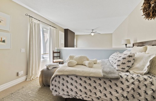 The Blue Mountains Hotel | Sierra Lane Condos