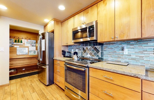 Mammoth Lakes Condominio | Sierra Megeve 7 Deluxe Remodeled Condo, Just A Short Walk To Canyon Lodge by RedAwning