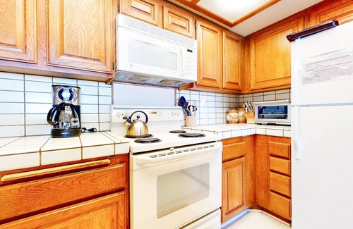 Mammoth Lakes Condominio | Sierra Megeve 8 Cozy Yet Spacious Condo, Just A Short Walk To Canyon Lodge by RedAwning