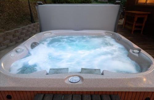 Yosemite Forks Casa | Sierra Mountain Escape - Brand new spa/game room