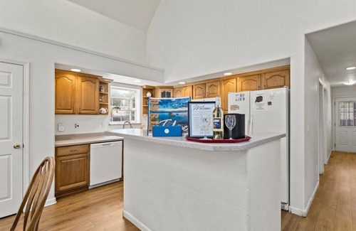 Tahoe Paradise Casa | Sierra Mountain Lodge 3 Bedroom Home by RedAwning