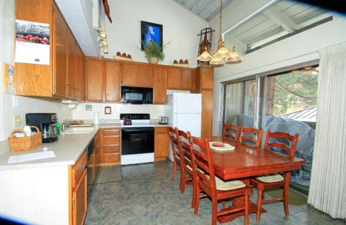 Mammoth Lakes Casa | SIerra Park Villas #06
