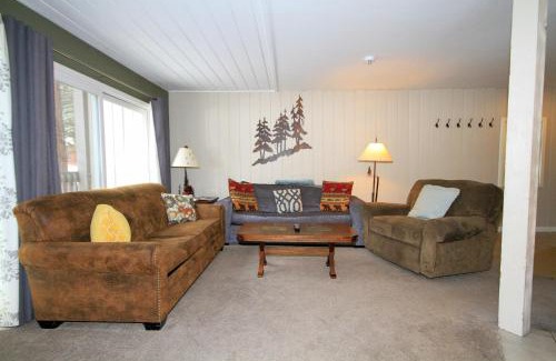 Mammoth Lakes Casa | Sierra Park Villas #65