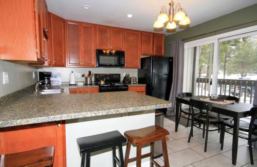 Mammoth Lakes Casa | Sierra Park Villas #65