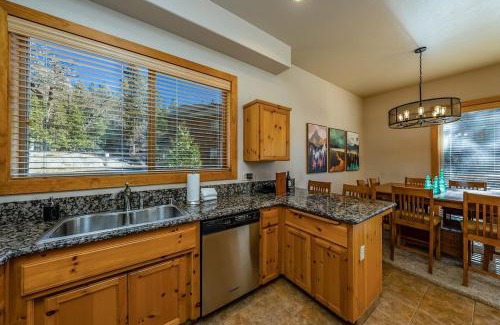 Shaver Lake Casa | Sierra Pines Villa5brmins To Lakegame Room