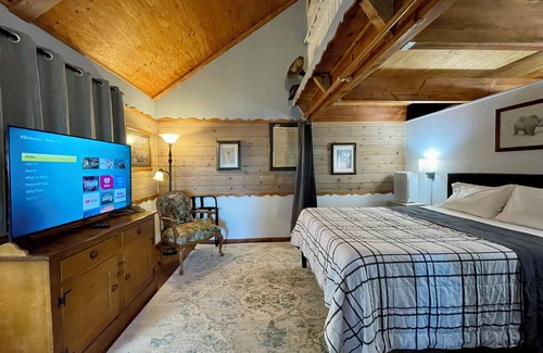 Ahwahnee Cabina | Sierra Suite - Spacious 2 queen suite with amazing views - Sierra Mountain Lodge