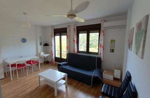 Guejar Sierra Apartamento | Sierra y Silencio Nómada, WIFI, Trastero y Garaje