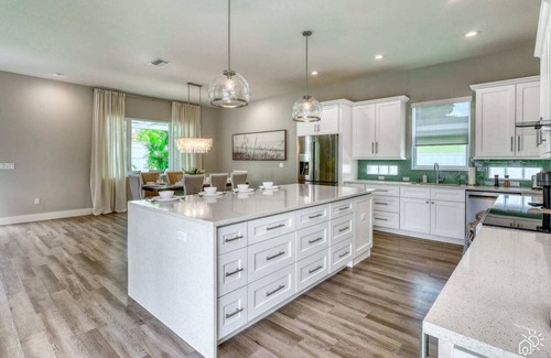 Vamo Casa | Siesta Key Modern Retreat with Heated Pool & Spa