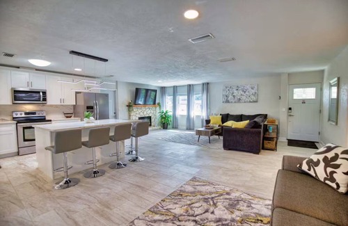 Gulf Gate Estates Casa | Siesta Key Paradise-Pool Oasis