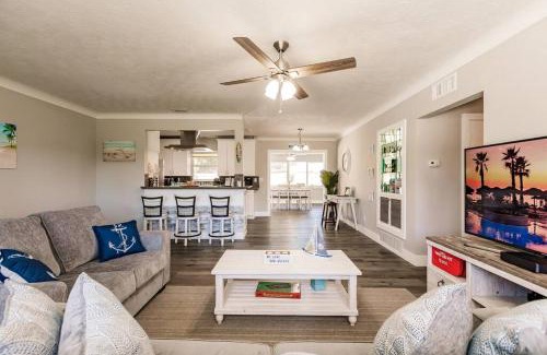Sarasota Casa | Siesta Key Private Retreat -Screened Pool Haven