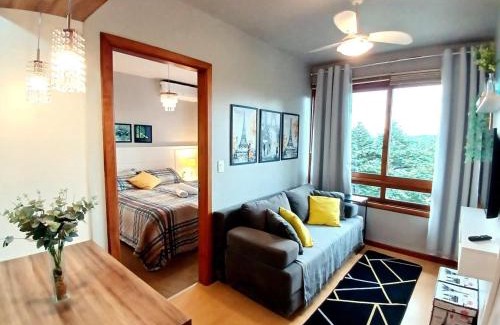 Bairro Lago Negro Apartamento | Siga Gramado - Apto faça tudo a pé! Vista! Tv smart! Ar Cond!